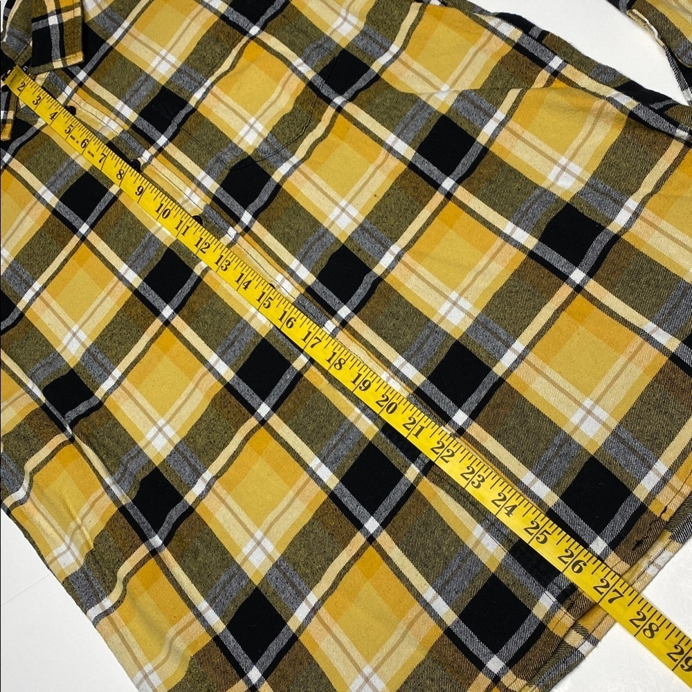 Forever 21 Men's Plaid Button Down Shirt - Picture 4 of 7